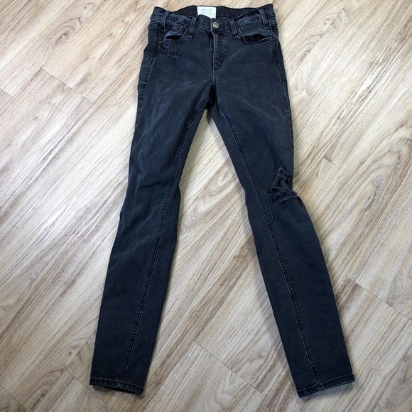 McGuire Denim Newton Skinny Jean Dark Wash Size 26 Distressed Torn Knee USA - Picture 1 of 9